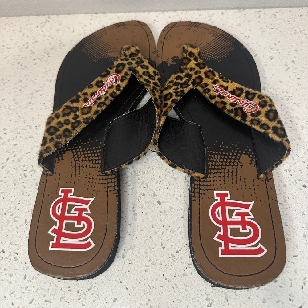 St. Louis Cardinals Cheetah Print Flip Flops Women’s Size 9/10